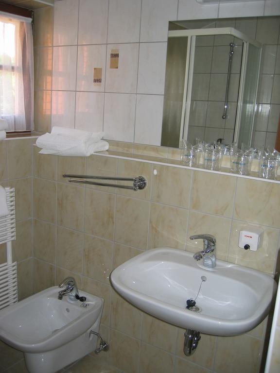Turisticna Kmetija Cebelji Gradic Apartment Rogasovci Room photo