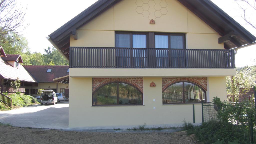 Turisticna Kmetija Cebelji Gradic Apartment Rogasovci Exterior photo