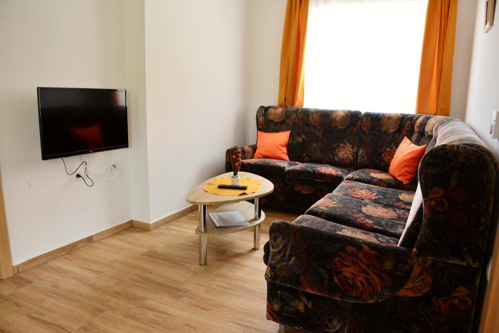 Turisticna Kmetija Cebelji Gradic Apartment Rogasovci Exterior photo